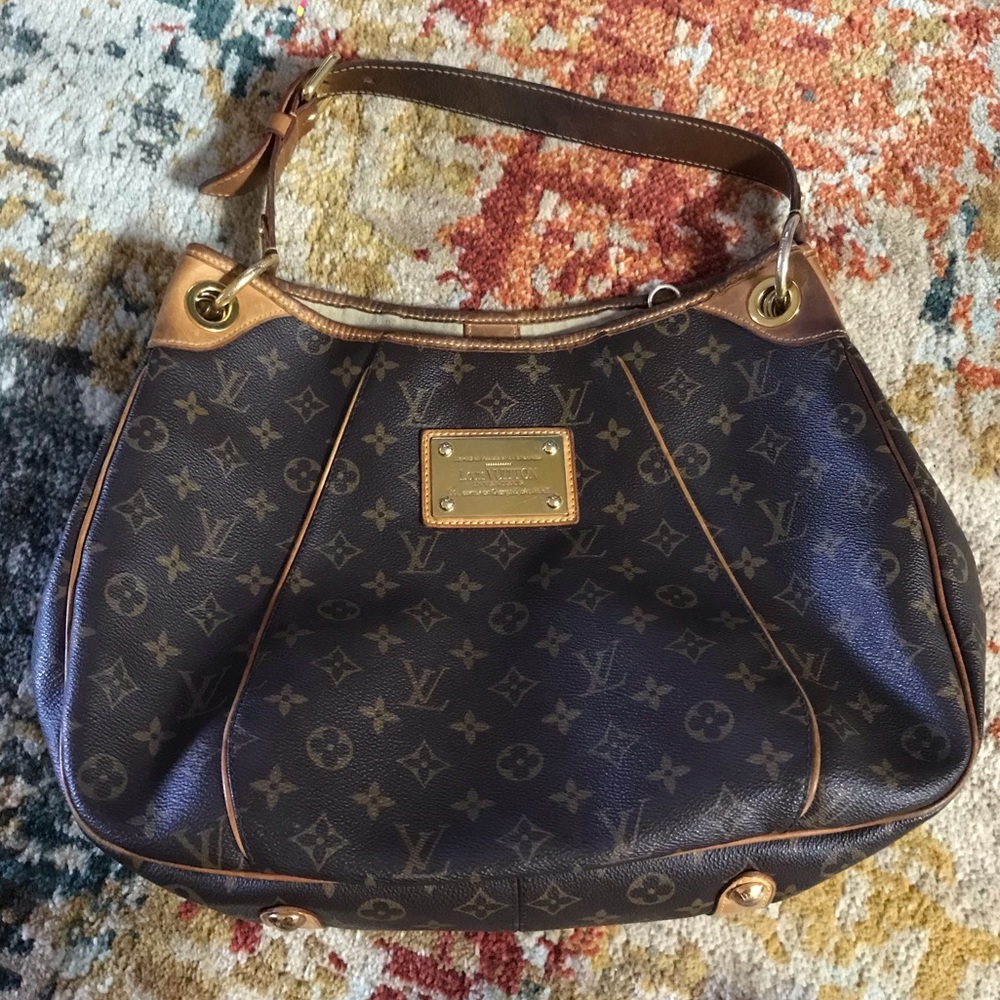 Authentic 💯 Louis Vuitton Galleria